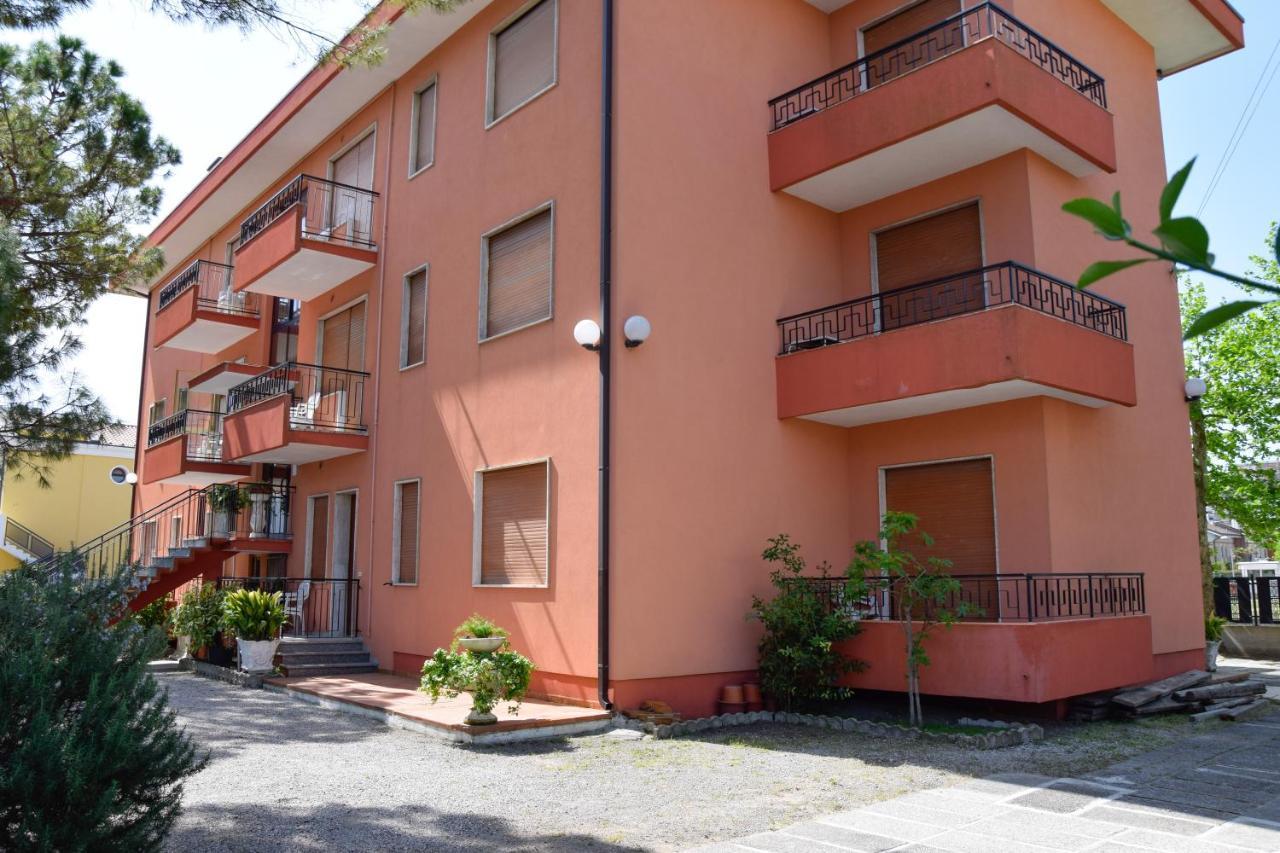 Villa Vania Family Apartments Лидо ди Йезоло Екстериор снимка